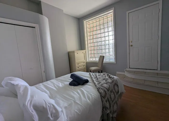 South Loop 4 Bedroom *
